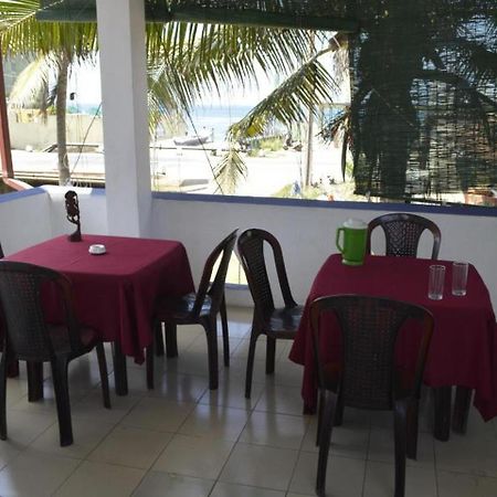 The Finz Hotell Hikkaduwa Eksteriør bilde