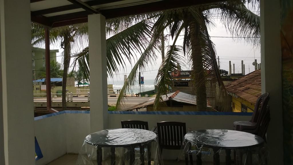 The Finz Hotell Hikkaduwa Eksteriør bilde
