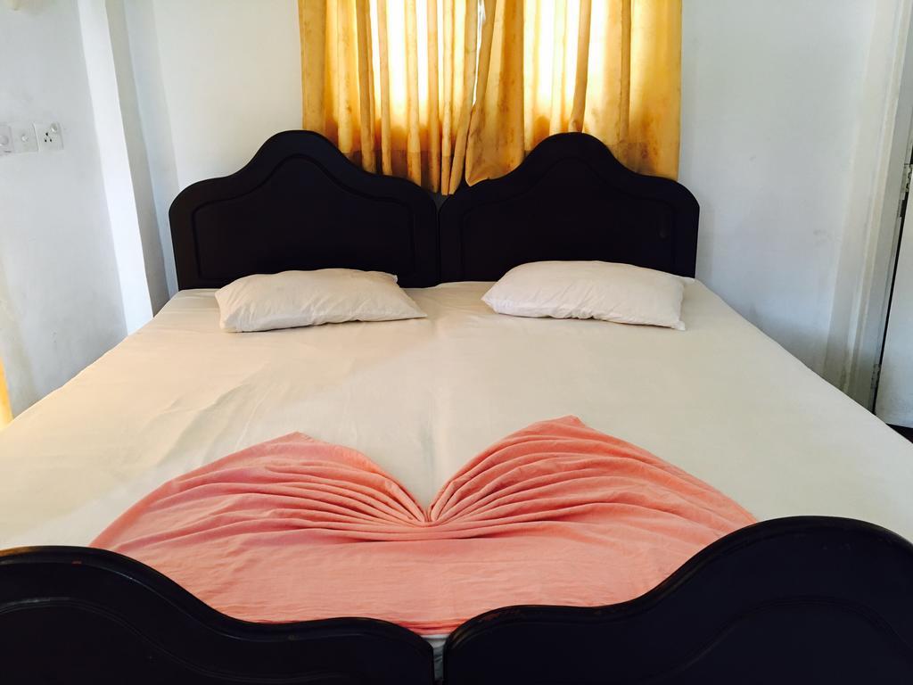 The Finz Hotell Hikkaduwa Eksteriør bilde