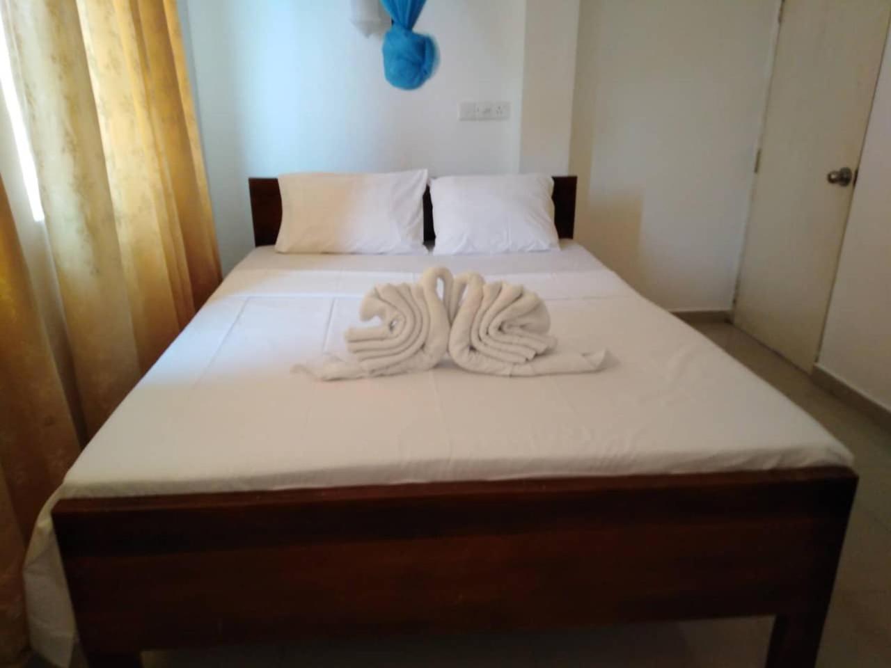 The Finz Hotell Hikkaduwa Eksteriør bilde