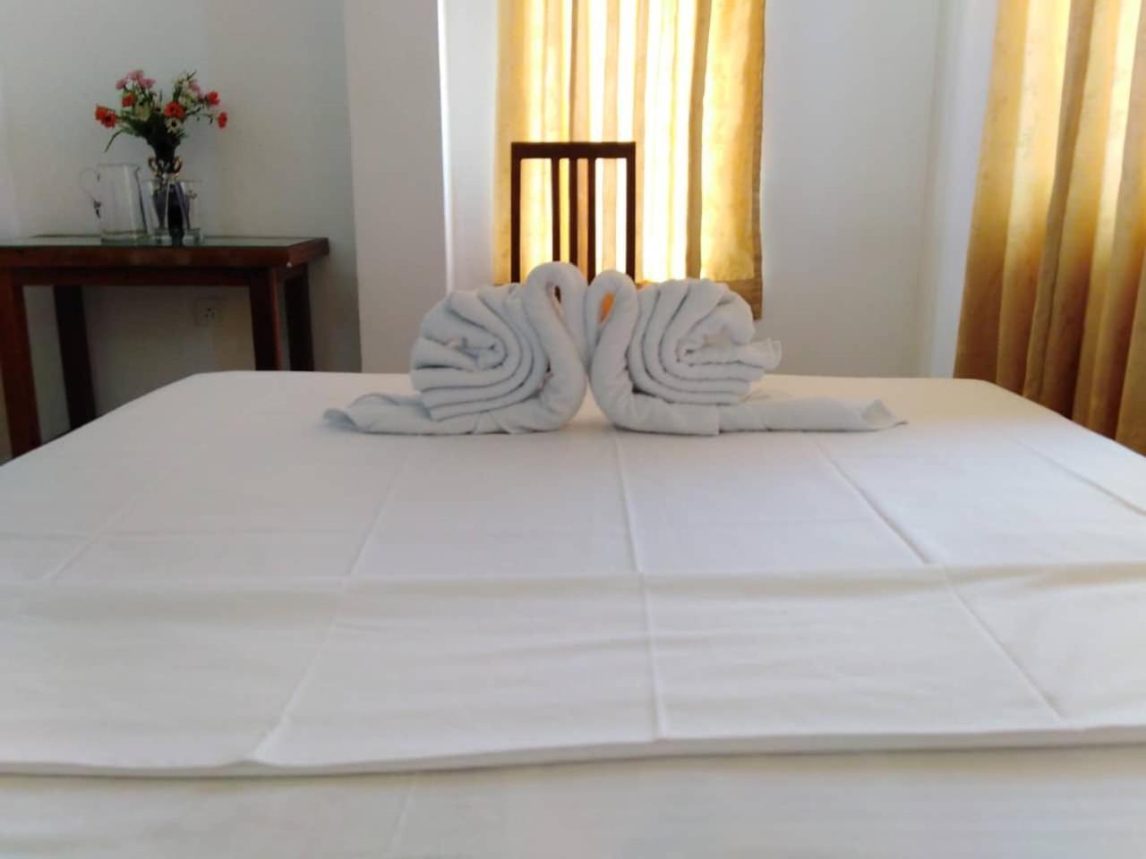 The Finz Hotell Hikkaduwa Eksteriør bilde